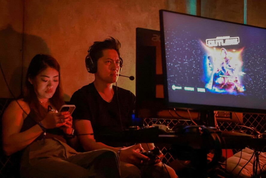 Ubisoft må kutte i kostnadene, som følge av skuffende inntekter. Salgstallene for spillet Star Wars Outlaws, her fra en spillmesse i fjor, skal være deler av årsaken til problemet. 📸: David Swanson / AFP / NTB