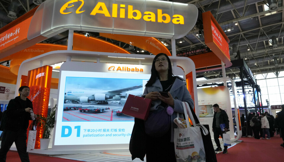 Kinesiske Alibaba hevder å ha laget en språkmodell som er bedre enn de fleste konkurrentene, blant dem ChatGPT og Deepseek. 📸: Ng Han Guan / AP / NTB