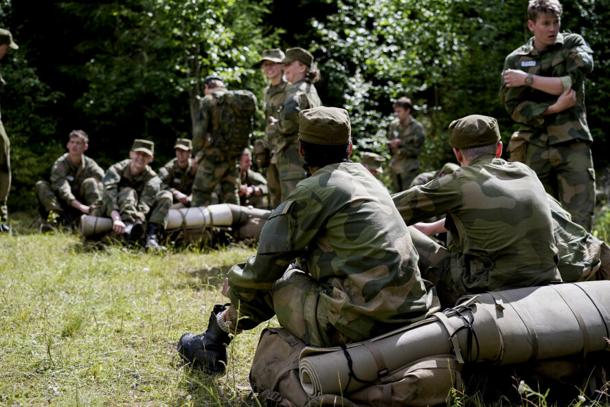 Forsvaret strammer inn på hvilke apper du kan ha på tjenesteenheter. De ber også om at apper som DeepSeek slettes fra private enheter. 📸: Amanda Pedersen Giske / NTB