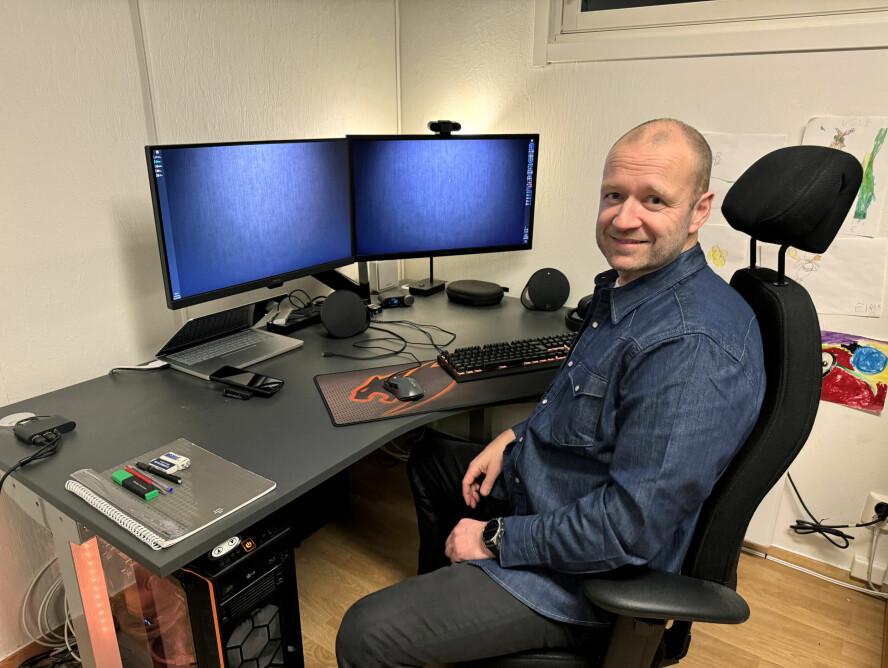 Tomas Sandnes er seniorutvikler, gründer og høyskolelektor. 📸: Privat
