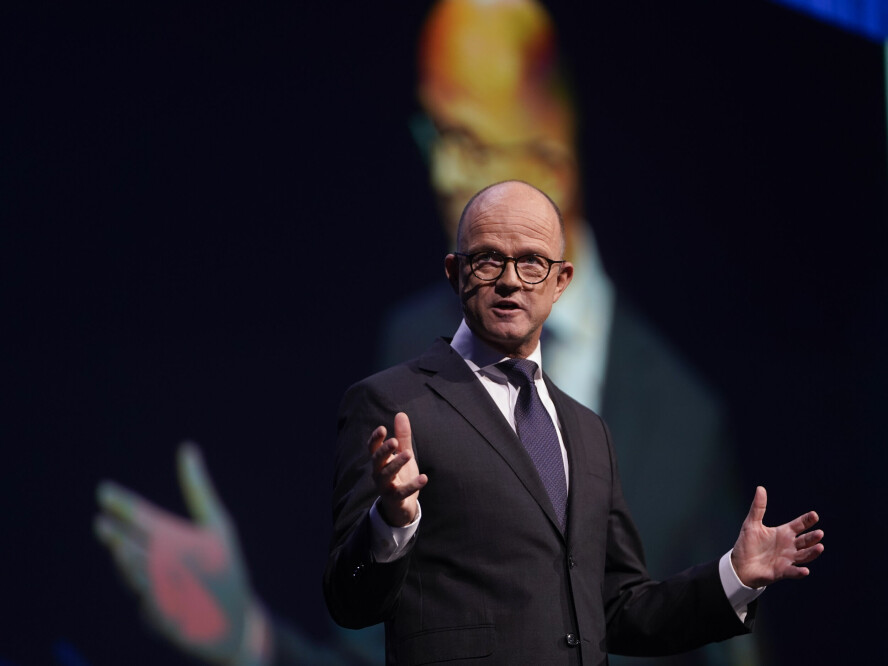 NHO-sjef Ole Erik Almlid mener at norske bedrifter må få fart på AI-bruken for å møte fremtidens arbeidsliv. 📸: Terje Pedersen / NTB
