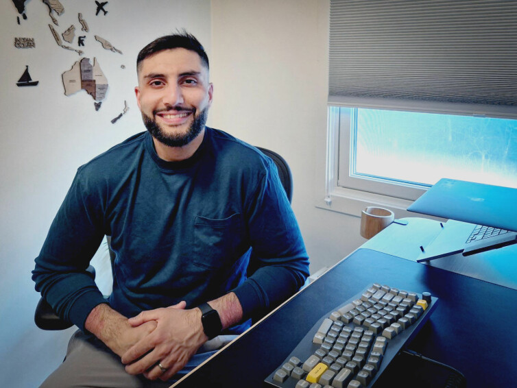 Mohammed Omar er utvikler og muslim. Nå forteller han hvordan han håndterer det å være fastende utvikler, og hvordan IFaste-appen han lager hjelper 10.000 brukere om dagen. 📸: Privat