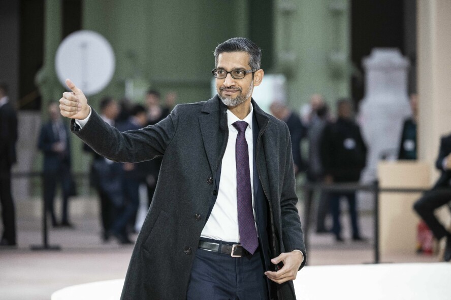 Brukere skal ha bedt Google om mer AI-verktøy for søk. Selskapet er ikke vonde å be, her eksemplifisert med en tommel opp fra toppsjef Sundar Pichai. 📸: Blondet Eliot/ABACA/Shutterstock