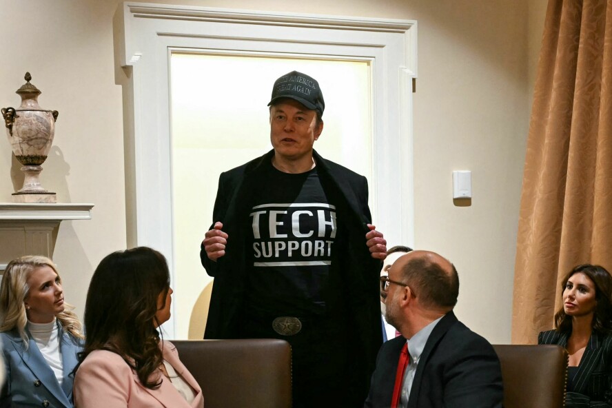 Elon Musk hevder at X er blitt utsatt for et cyberangrep der et land kan være involvert. 📸: Jim Watson / AFP / NTB
