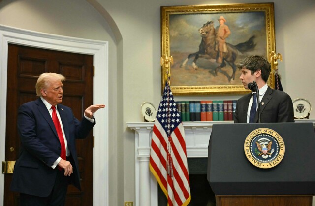 President Donald Trump og OpenAI-topp Sam Altman har tidligere pratet mye sammen om AI. Her fra lanseringen av et større AI-prosjekt like etter at Trump tok makta. 📸: Jim Watson / AFP / NTB
