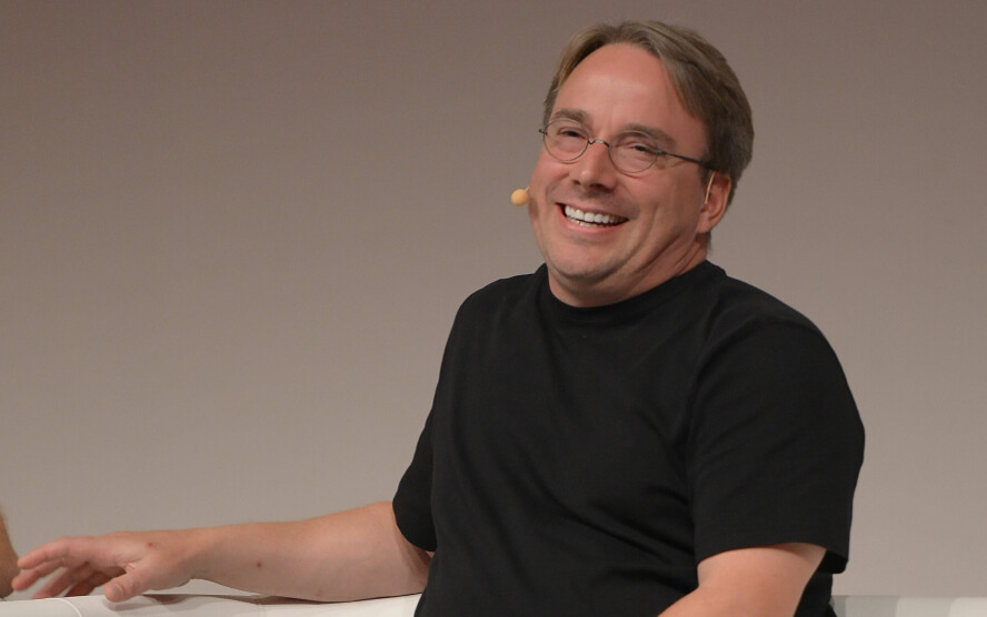 Linus Torvalds skulle ønske han hadde en bedre begrunnelse for hvorfor søndagens release ble forsinka. Her er han under LinuxCon Europa 2014 i Düsseldorf. 📸: Wikimedia Commons, Krd (CC BY-SA 4.0)