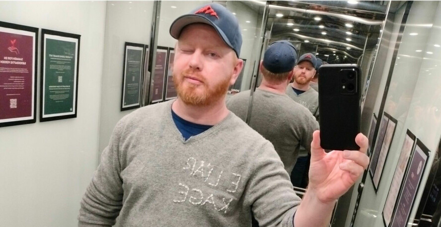 Rune Beisland er utvikler hos ON Property (ironisk AI-modifisert selfie, ifølge Beisland). 📸: Privat