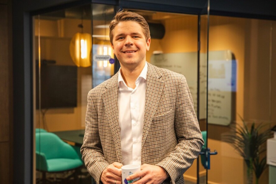 – Det gjør noe med eierskapet. Og det gjør noe med stoltheten, skriver Njaal Gjerde om det å få bidra på arbeidsplassen. 📸: Privat