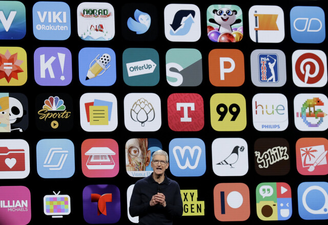 Apple og Google er blitt for mektige, mener store apputviklere, Meta, Spotify og Match, som nå samler kreftene for å stå imot dominansen til de to teknologigigantene. 📸: Marcio Jose Sanchez AP / NTB