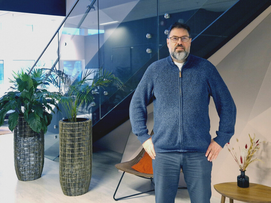 Teknologidirektør Frode Standal i Kantega mener norske selskaper ikke trenger å konkurrere med AI-gigantene om modeller, men bruk av data. 📸: Privat