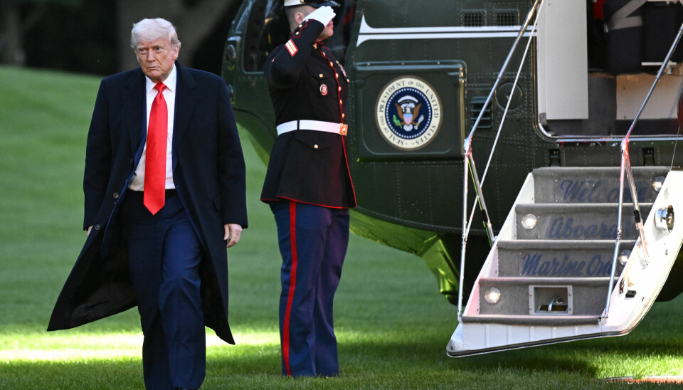 Middagen ble holdt i hans private golfklubb utenfor Washington D.C. Her er presidenten tilbake ved Det hvite hus etter en liten helikoptertur. 📸: John McDonnell / AP / NTB