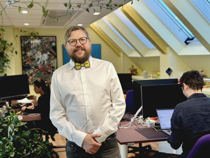 – Studentene som tar eksamen i dag er ikke mini-versjoner av deg for ti år siden. De har ikke først lært å kode og deretter oppdaget KI-verktøy. De er KI-først, fra første dag, skriver Håkon Bogen. 📸: Privat